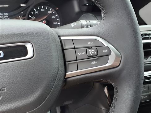 New 2026 Jeep Compass Latitude image 14