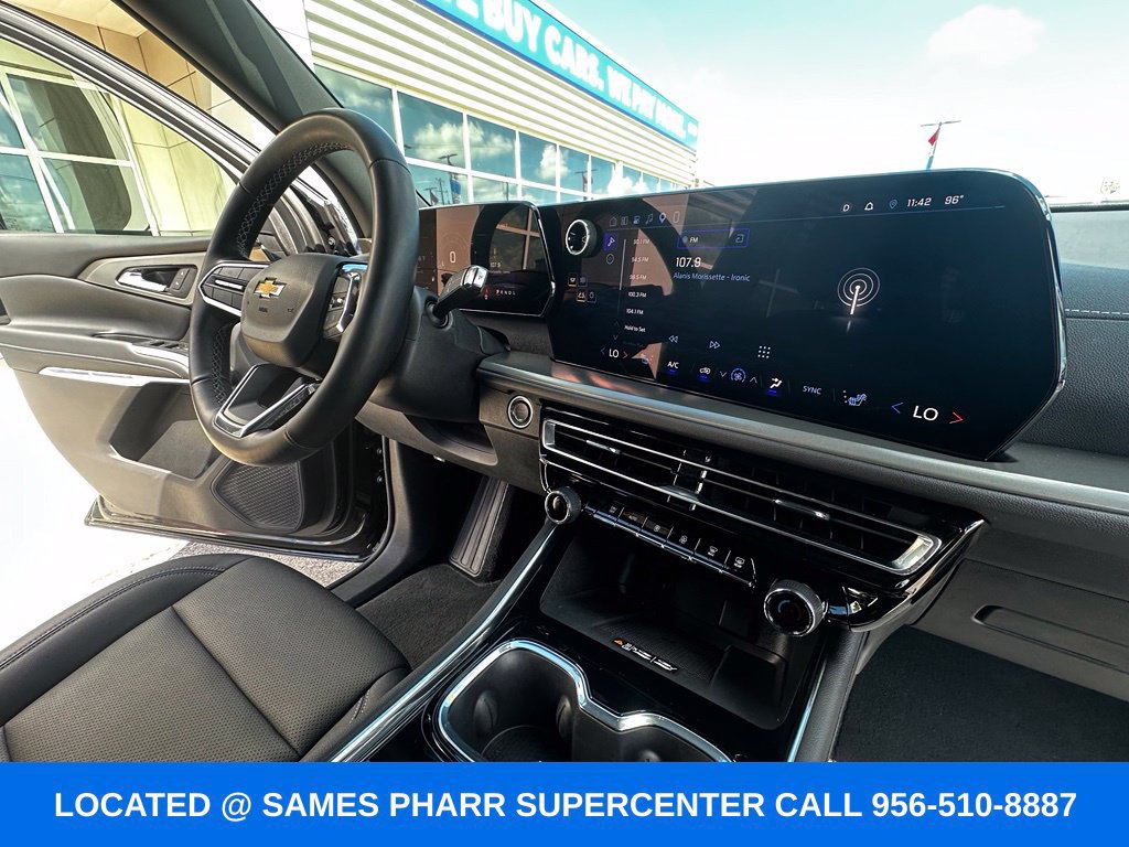 Used 2026 Chevrolet Traverse LT AWD/4WD image 32