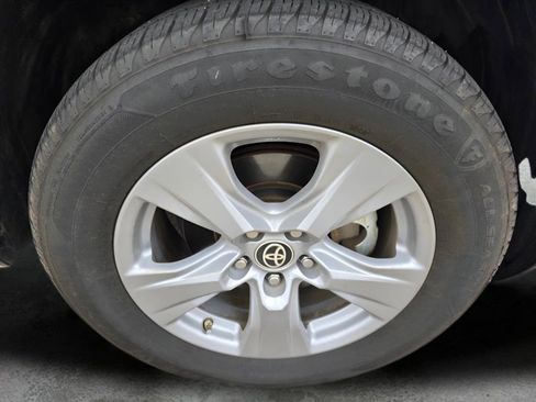 Used 2022 Toyota RAV4 LE AWD/4WD image 30