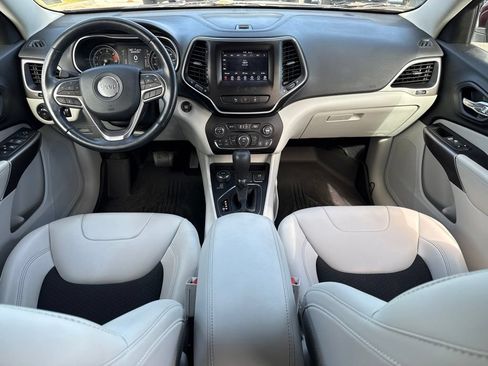 Used 2021 Jeep Cherokee Latitude Plus AWD/4WD image 11
