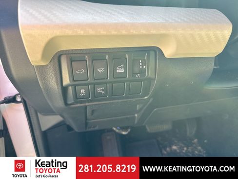 Used 2021 Subaru Ascent Premium w/ Convenience Package image 13