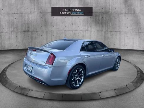 Used 2018 Chrysler 300 S w/ 300S Premium Group image 5