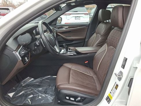 Used 2022 BMW 540i xDrive w/ Executive Package image 14
