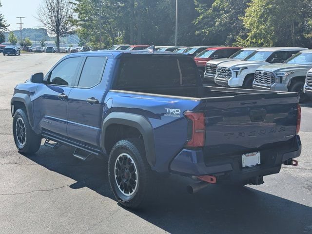 Used 2025 Toyota Tacoma TRD Off-Road AWD/4WD image 5