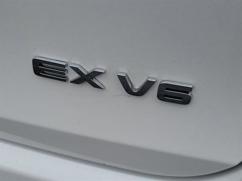 Used 2018 Kia Sorento EX image 32