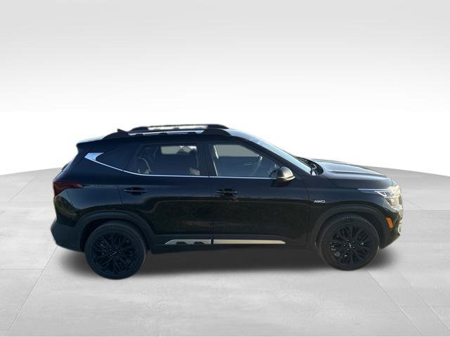 Used 2022 Kia Seltos Nightfall Edition AWD/4WD image 2