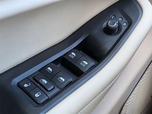 Used 2021 Jeep Grand Cherokee L Limited w/ Luxury Tech Group II image 25