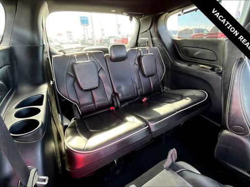 Used 2022 Chrysler Pacifica Limited w/ Uconnect Theater Family Group image 24