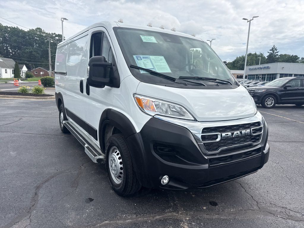 Used 2025 RAM ProMaster 2500 w/ U-Haul Equipment Group FWD image 4