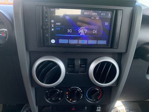Used 2010 Jeep Wrangler Sahara w/ Dual Top Group AWD/4WD image 18