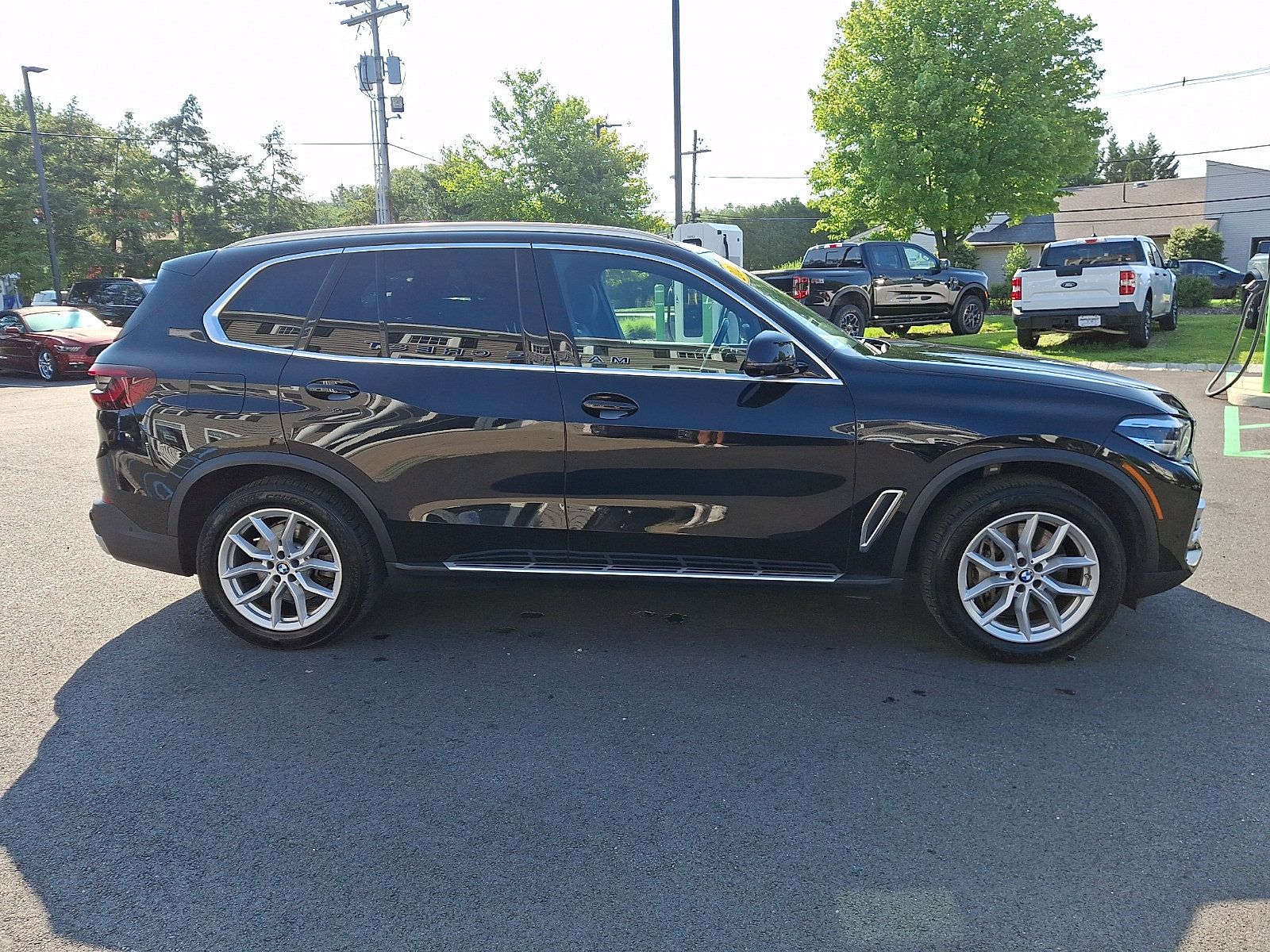 Used 2021 BMW X5 xDrive45e w/ Parking Assistance Package AWD/4WD image 4