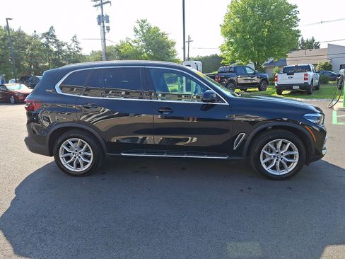 Used 2021 BMW X5 xDrive45e w/ Parking Assistance Package AWD/4WD image 4