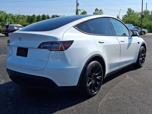 Used 2021 Tesla Model Y Long Range AWD/4WD image 25