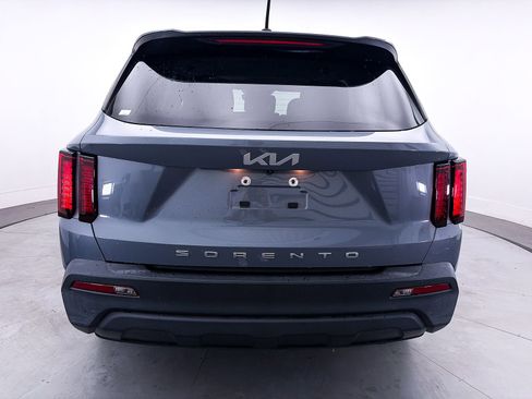 Used 2022 Kia Sorento LX image 13