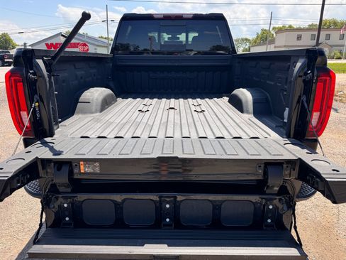 Used 2022 GMC Sierra 3500 Denali AWD/4WD image 7