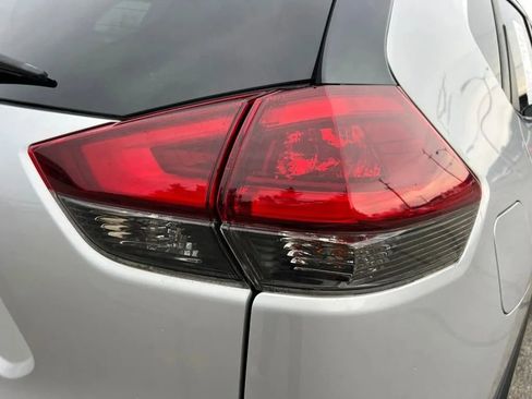 Used 2019 Nissan Rogue SL w/ Premium Package AWD/4WD image 36
