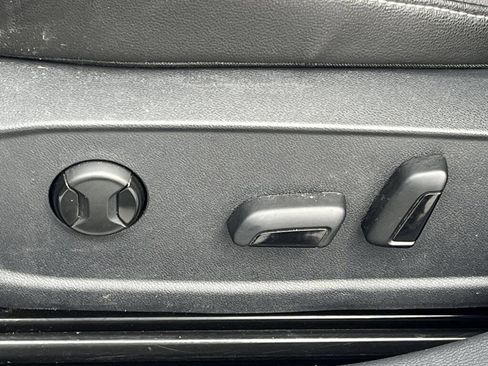 Used 2024 Volkswagen Jetta SE image 17