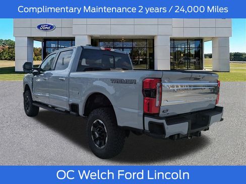New 2026 Ford F250 Platinum w/ Platinum Plus Package AWD/4WD image 3