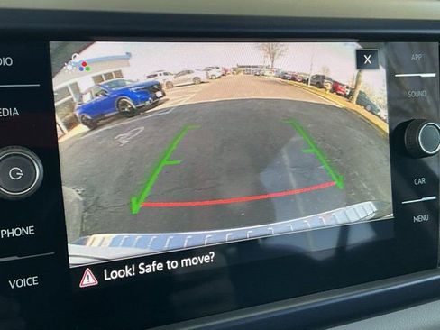 Used 2022 Volkswagen Taos SE image 27