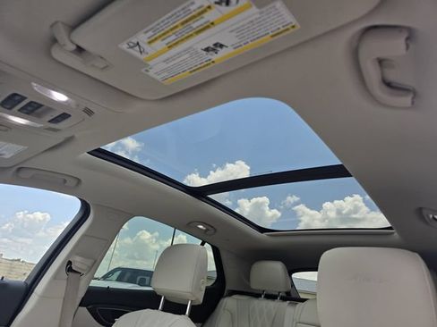 Used 2023 Buick Envision Avenir FWD image 22