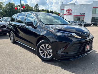 Used 2025 Toyota Sienna LE