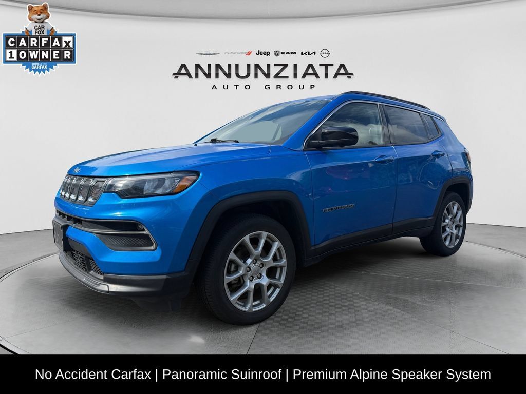 Used 2022 Jeep Compass Latitude w/ Sun and Sound Group AWD/4WD image 1