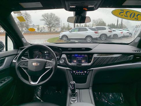 Certified 2025 Cadillac XT6 Premium Luxury image 35