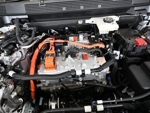 New 2026 Chevrolet Equinox EV LT w/ Convenience Package II image 28