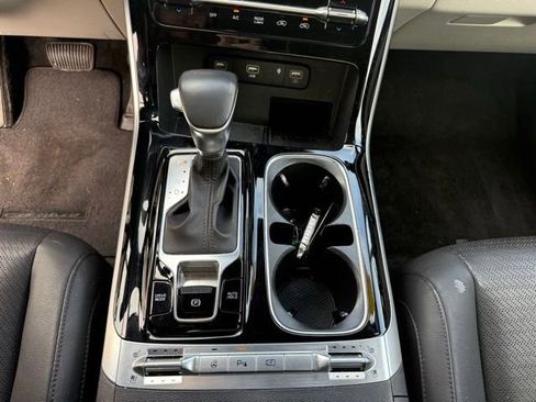 Used 2024 Kia Carnival SX Prestige image 21