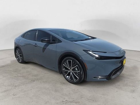 Used 2024 Toyota Prius XLE AWD/4WD image 7