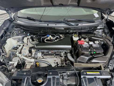 Used 2019 Nissan Rogue SV w/ Premium Package FWD image 33