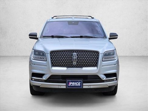 Used 2019 Lincoln Navigator Reserve w/ Cargo Package AWD/4WD image 2