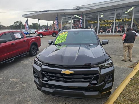 Used 2024 Chevrolet Colorado LT w/ LT Convenience Package III image 8