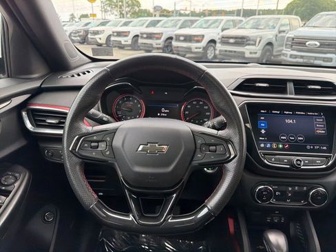 Used 2022 Chevrolet TrailBlazer RS w/ Sun and Liftgate Package FWD image 25
