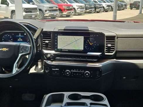 Used 2023 Chevrolet Silverado 1500 LT w/ Z71 Off-Road Package AWD/4WD image 14