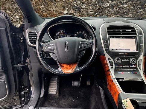 Used 2018 Lincoln MKX Reserve w/ Driver Assistance Package image 5