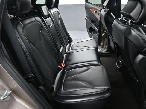 Used 2019 Lincoln Nautilus Reserve image 18