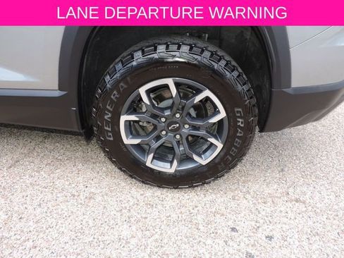 Used 2025 Chevrolet Equinox ACTIV FWD image 16