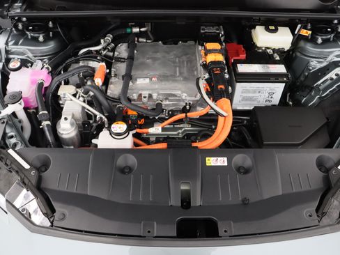 Certified 2026 Toyota C-HR AWD/4WD image 37