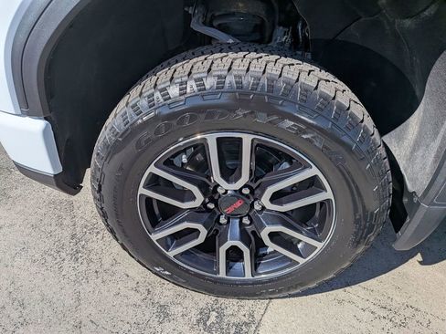 Certified 2025 GMC Sierra 1500 AT4 w/ AT4 Premium Package AWD/4WD image 7