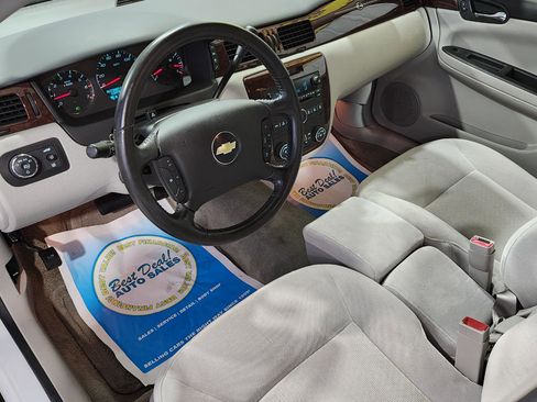 Used 2010 Chevrolet Impala LT FWD image 15