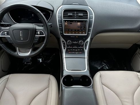 Used 2019 Lincoln Nautilus Select image 13