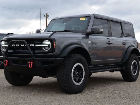 Used 2023 Ford Bronco Outer Banks w/ Sasquatch Package image 1