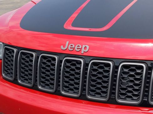 Used 2018 Jeep Grand Cherokee Trailhawk w/ Trailhawk Luxury Group AWD/4WD image 23