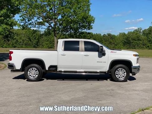 Used 2024 Chevrolet Silverado 2500 LT AWD/4WD image 8