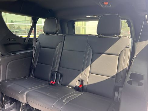 Used 2021 Chevrolet Suburban Premier AWD/4WD image 14