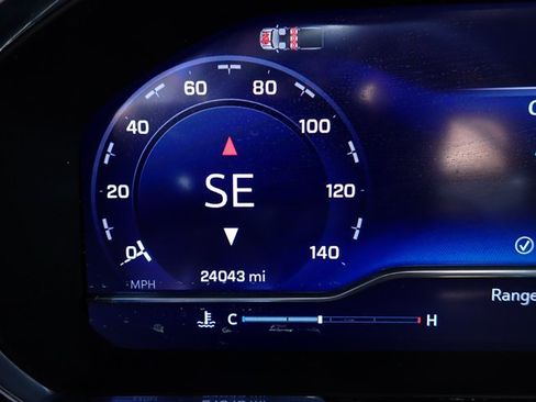 Used 2024 Chevrolet Silverado 1500 LT AWD/4WD image 21