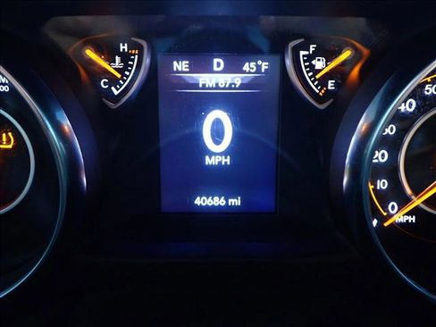 Used 2023 Jeep Wrangler Sport image 23