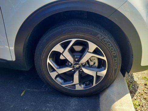 Used 2020 Kia Sportage LX FWD image 2