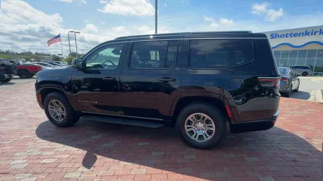 Used 2023 Jeep Wagoneer 2WD image 8